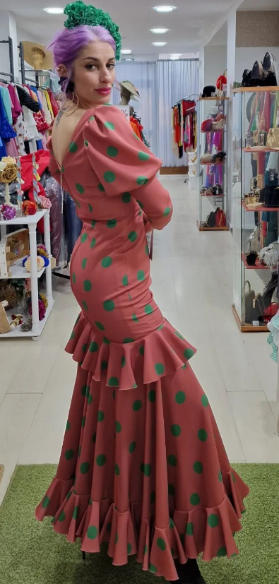 TRAJE DE FLAMENCA - MAQUILLAJE LUNARES VERDES