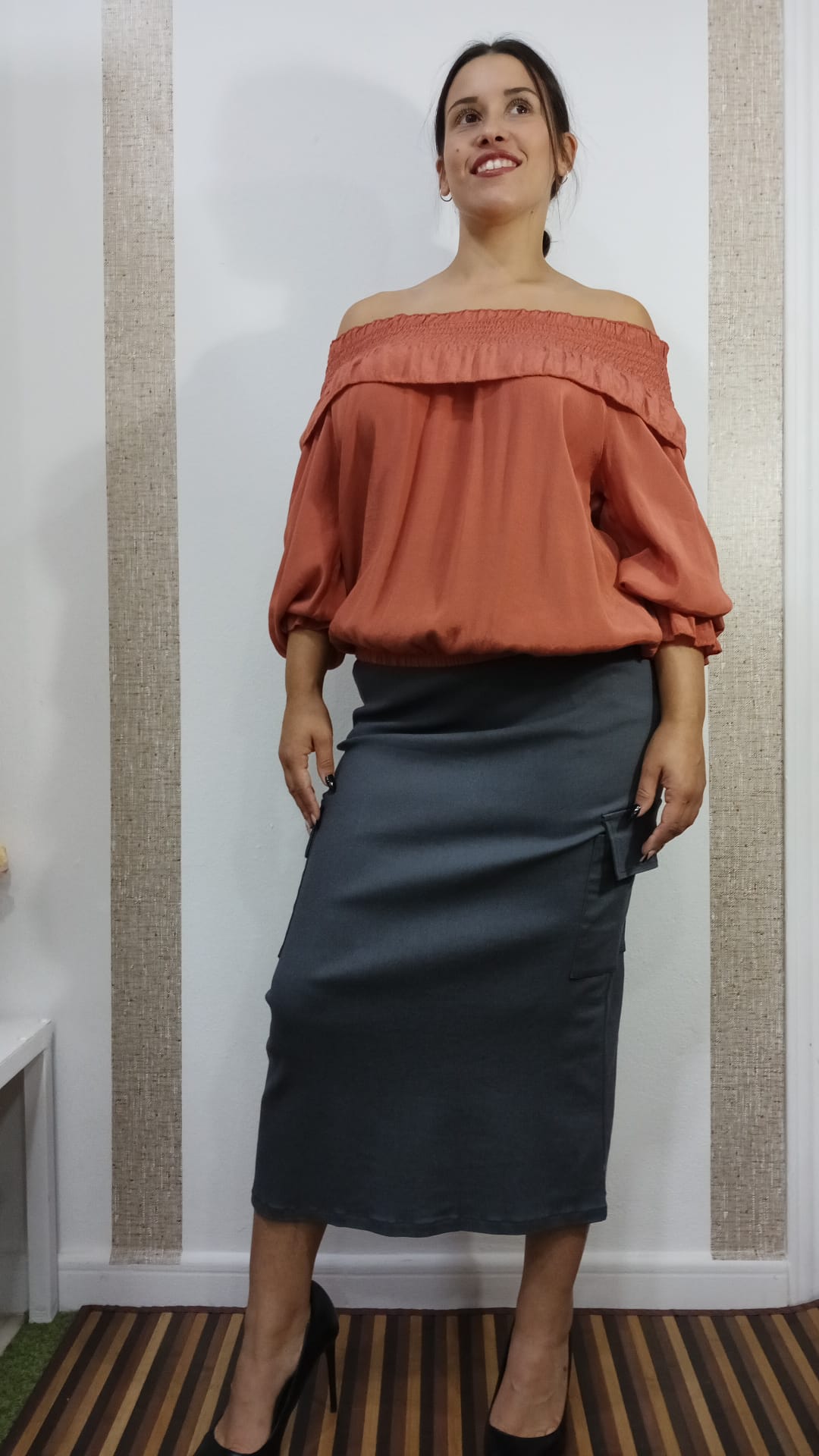 BLUSA - NIDO ABEJA CON VOLANTE - CALDERA