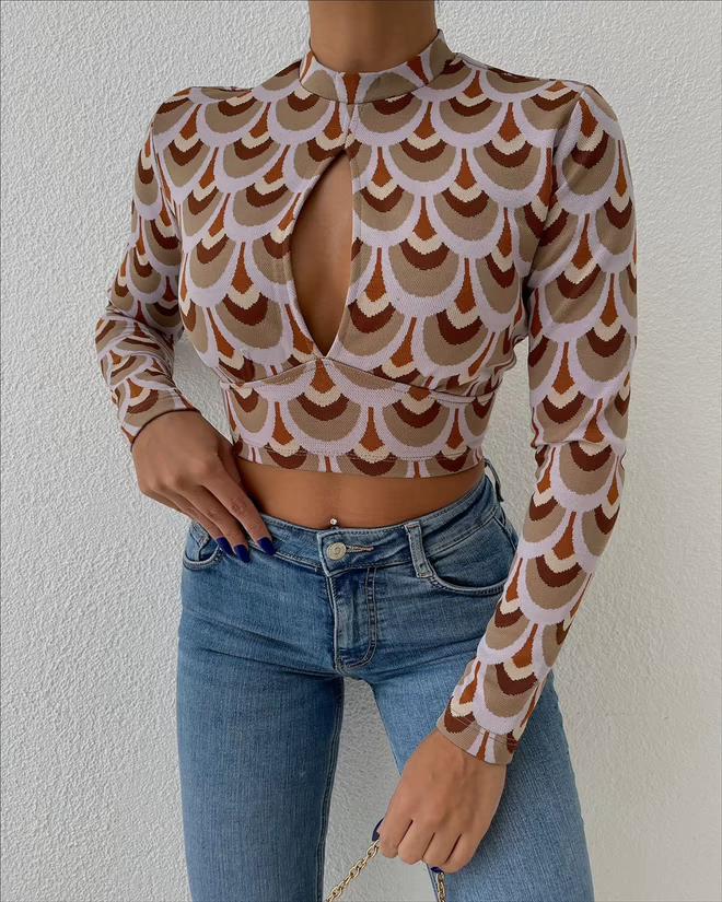 TOP ESTAMPADO - APERTURA EN EL PECHO - TONOS MARRONES