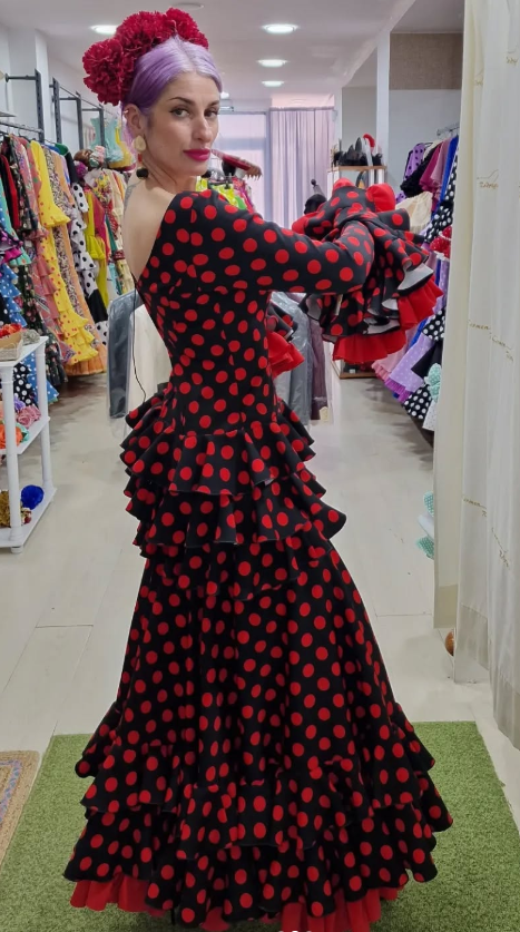 TRAJE DE FLAMENCA - NEGRO LUNAR ROJO