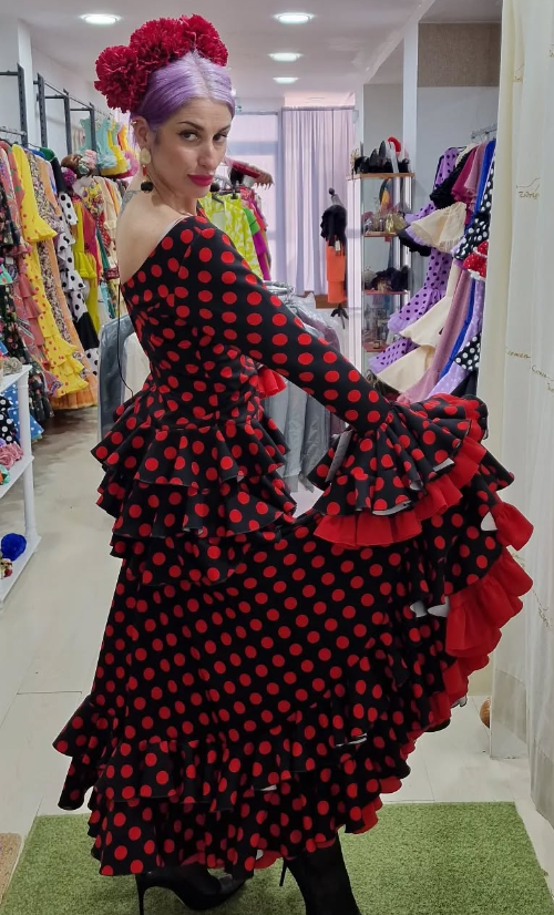 TRAJE DE FLAMENCA - NEGRO LUNAR ROJO