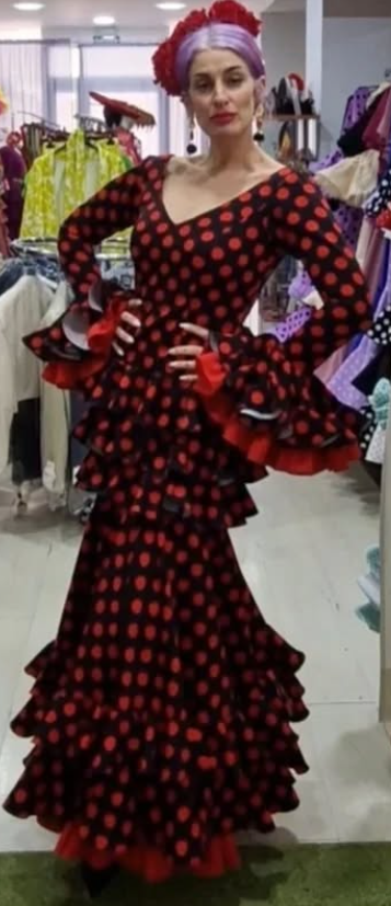 TRAJE DE FLAMENCA - NEGRO LUNAR ROJO