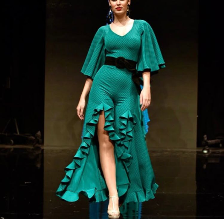 TRAJE DE FLAMENCA - BLUSA Y PANTALON VERDE