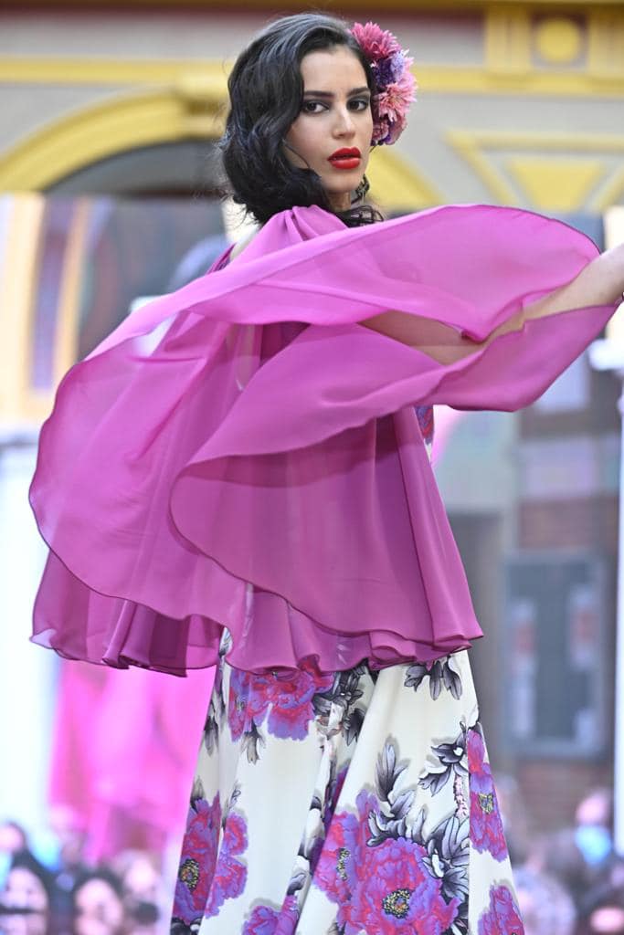 TRAJE DE FLAMENCA - ESTAMPADO COMBINADO EN MALVA