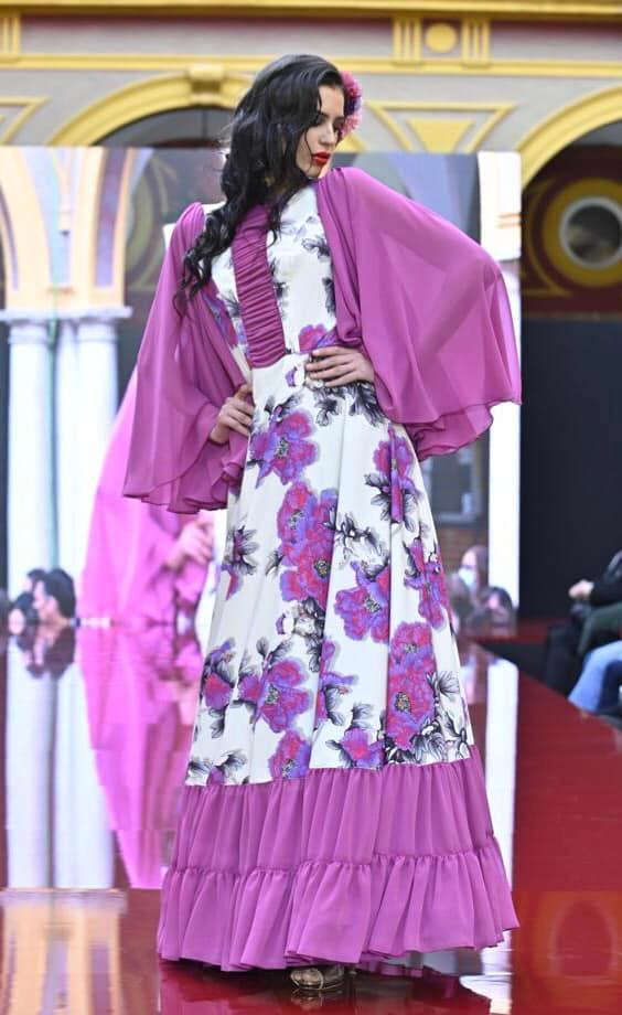 TRAJE DE FLAMENCA - ESTAMPADO COMBINADO EN MALVA