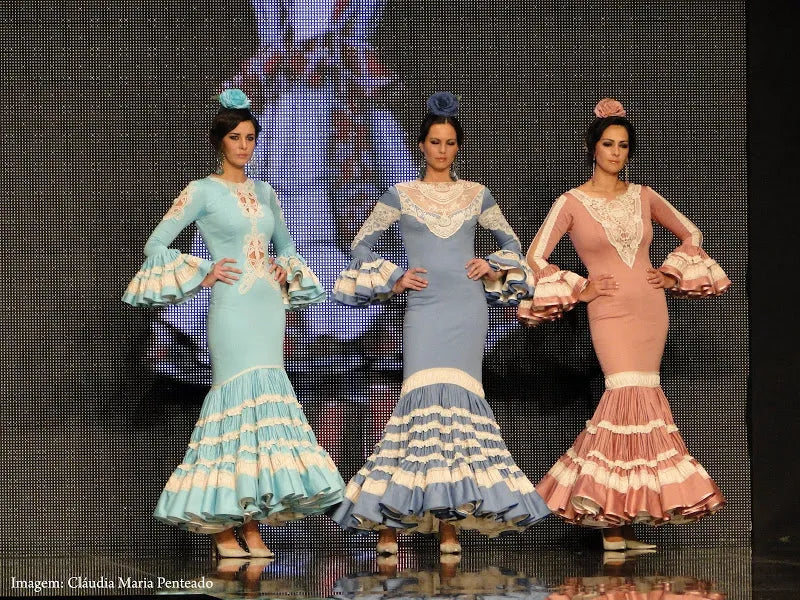 9 Traje de flamenca - Canastero con aplicaciones de encaje