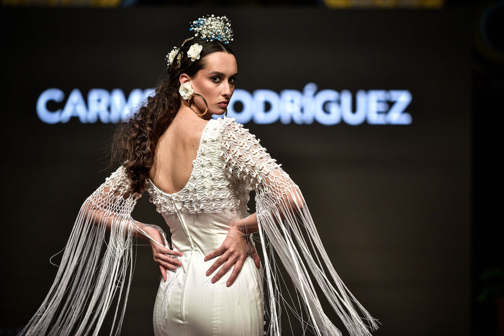 Traje de flamenca - Blanco roto de encaje y flecado de mantones